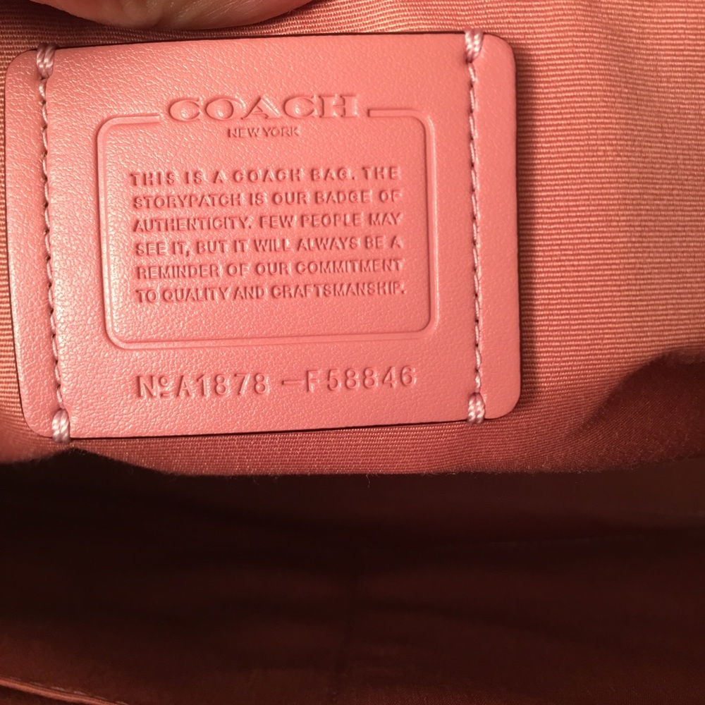 SOLD!!!!!NWT Coach zipper tote Bag - Picture 6 of 7
